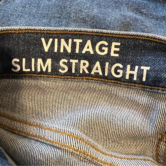 J. Crew Petite 9" Vintage Slim Straight Jean in Catskill Wash (23P) - Picture 8 of 12